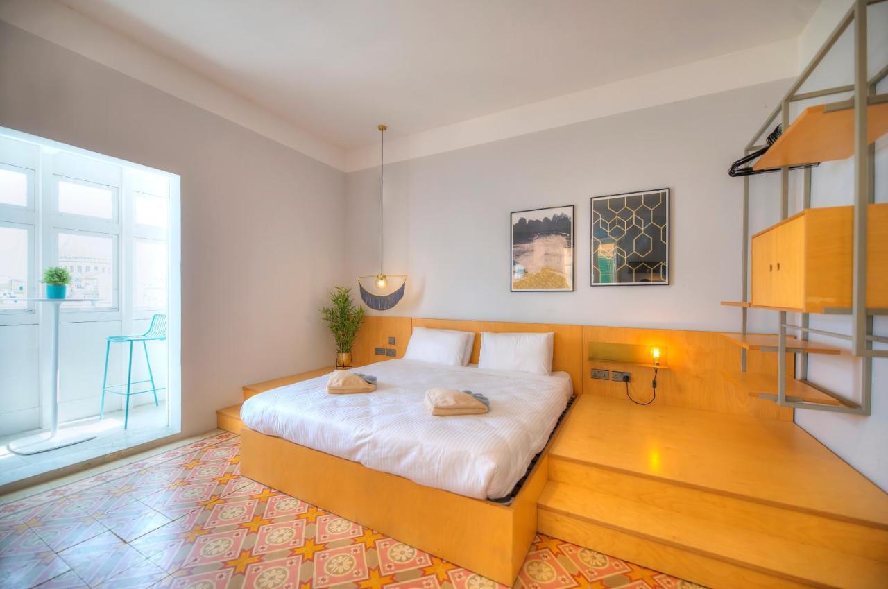 Beautiful One Bedroom Seafront Apartment Vpal1-1 Флориана Экстерьер фото